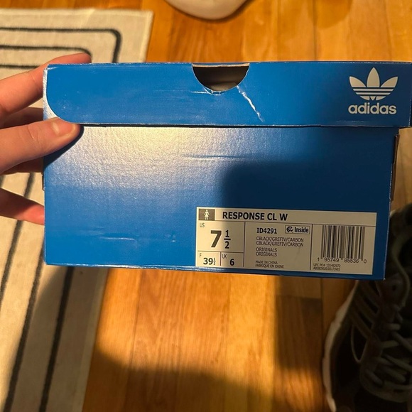 NIB adidas Response CL sneakers - Picture 7 of 8